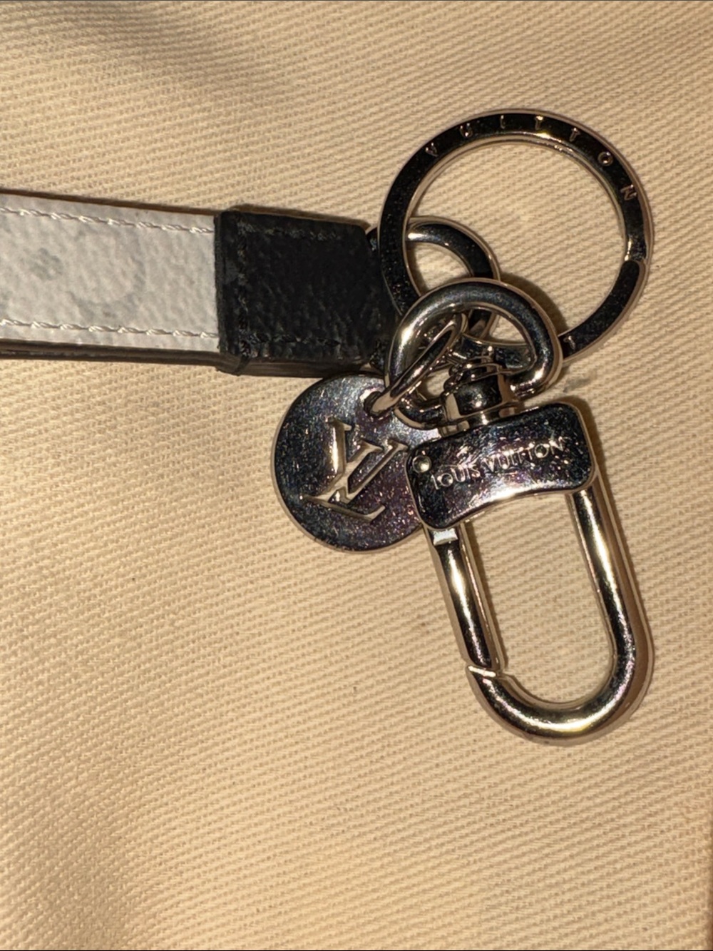 Authentic Louis Vuitton Dragonne Key Strap with Silver Hardware - Picture 4 of 14